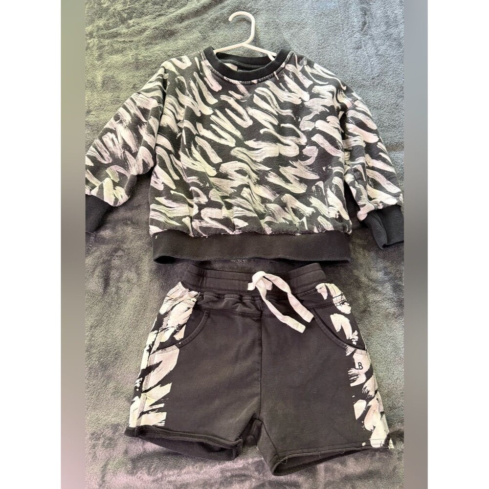 Little Bipsy Black & white Brushstroke crewneck sweatshirt and Shorts Set 5-6T